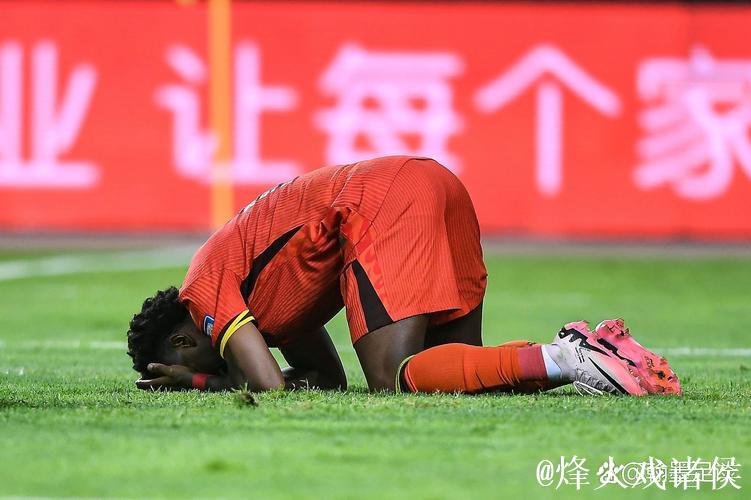 费迪南德:这场比赛太刺激!换作我是防守球员肯定受不了 费迪南德:这场比赛太刺激!换作我是防守球员肯定受不了